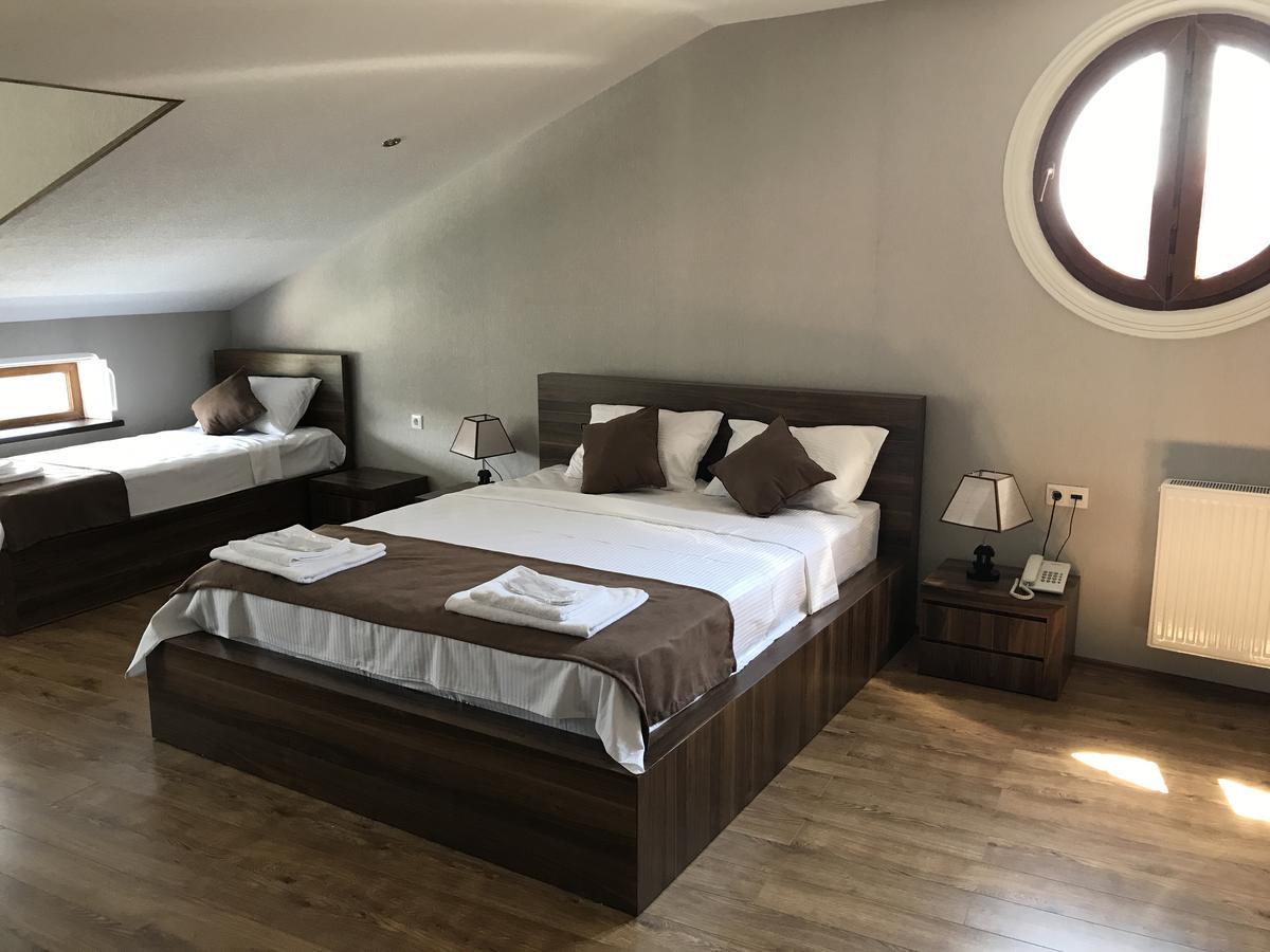 Elia Palace Hotel Tbilisi Esterno foto