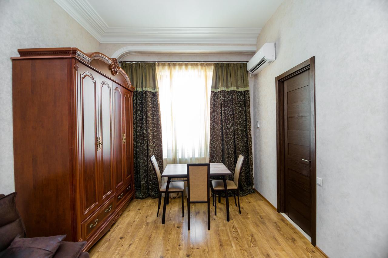 Elia Palace Hotel Tbilisi Esterno foto