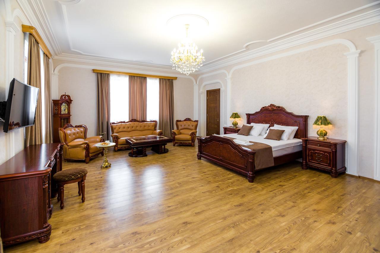 Elia Palace Hotel Tbilisi Esterno foto