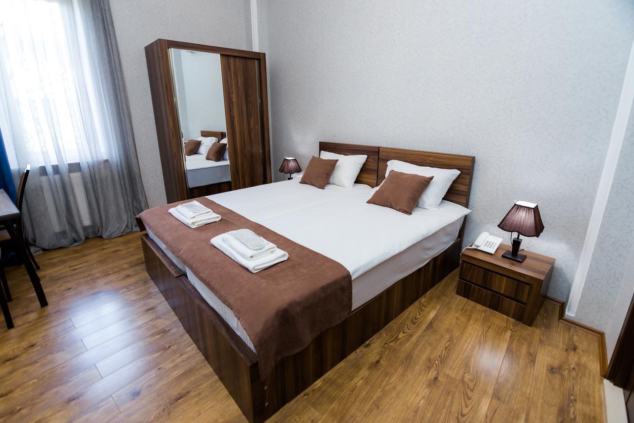 Elia Palace Hotel Tbilisi Esterno foto