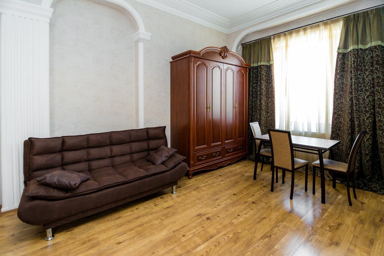 Elia Palace Hotel Tbilisi Esterno foto