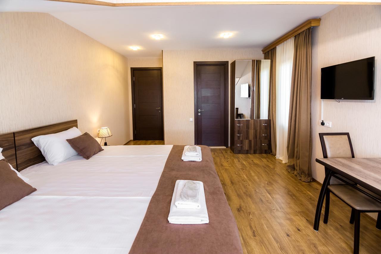 Elia Palace Hotel Tbilisi Esterno foto