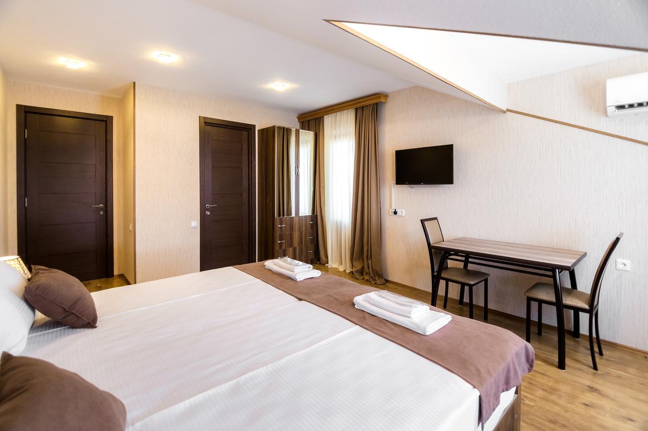 Elia Palace Hotel Tbilisi Esterno foto