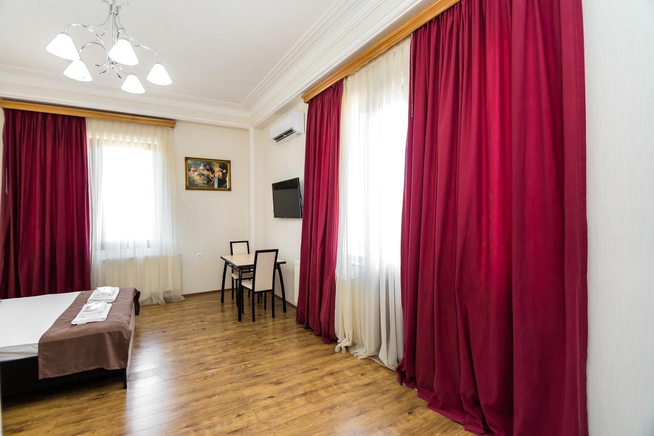 Elia Palace Hotel Tbilisi Esterno foto