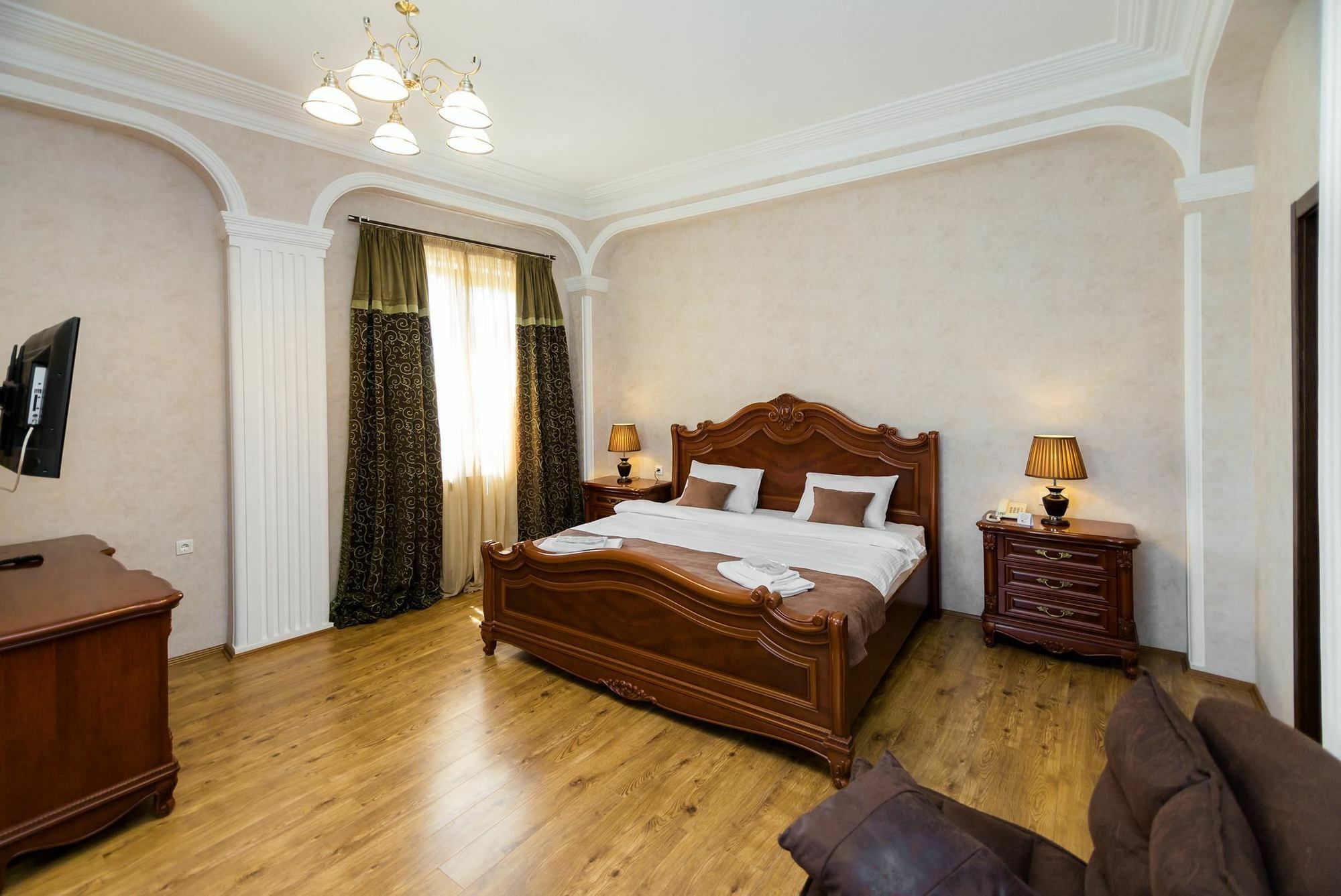 Elia Palace Hotel Tbilisi Esterno foto