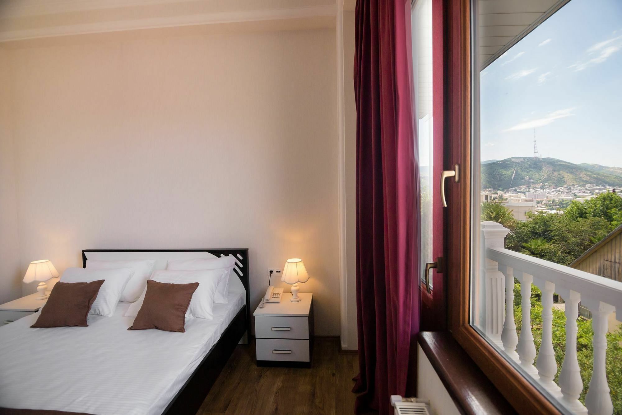 Elia Palace Hotel Tbilisi Esterno foto